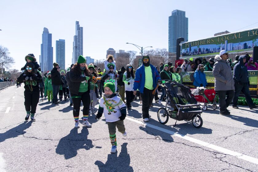 chicago st patricks day parade route - viewing spots