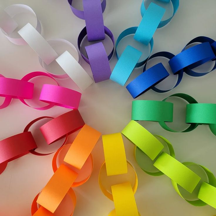 st patrick's day art projects - rainbow paper chains